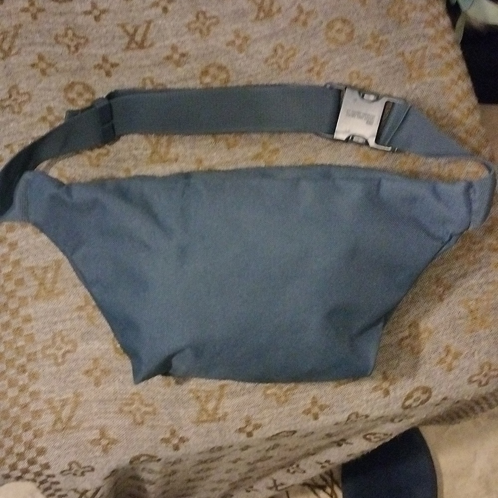 Herschel Supply company bum bag. - Picture 2 of 7